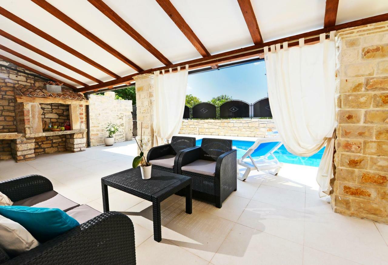 Lory Villa Sveti Lovrec Pazenaticki Ngoại thất bức ảnh